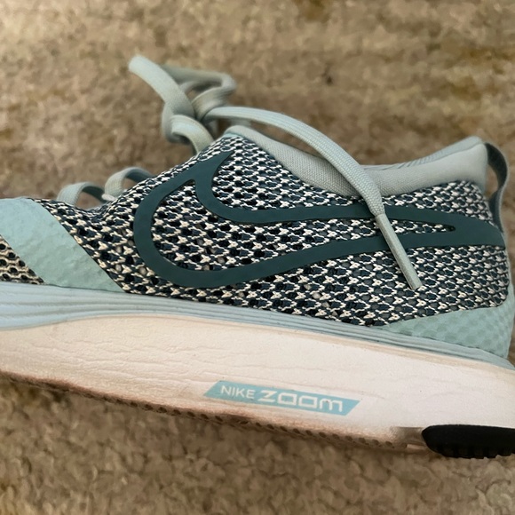 Nike Zoom. Size 7. Gently used. Blue. - Picture 3 of 8